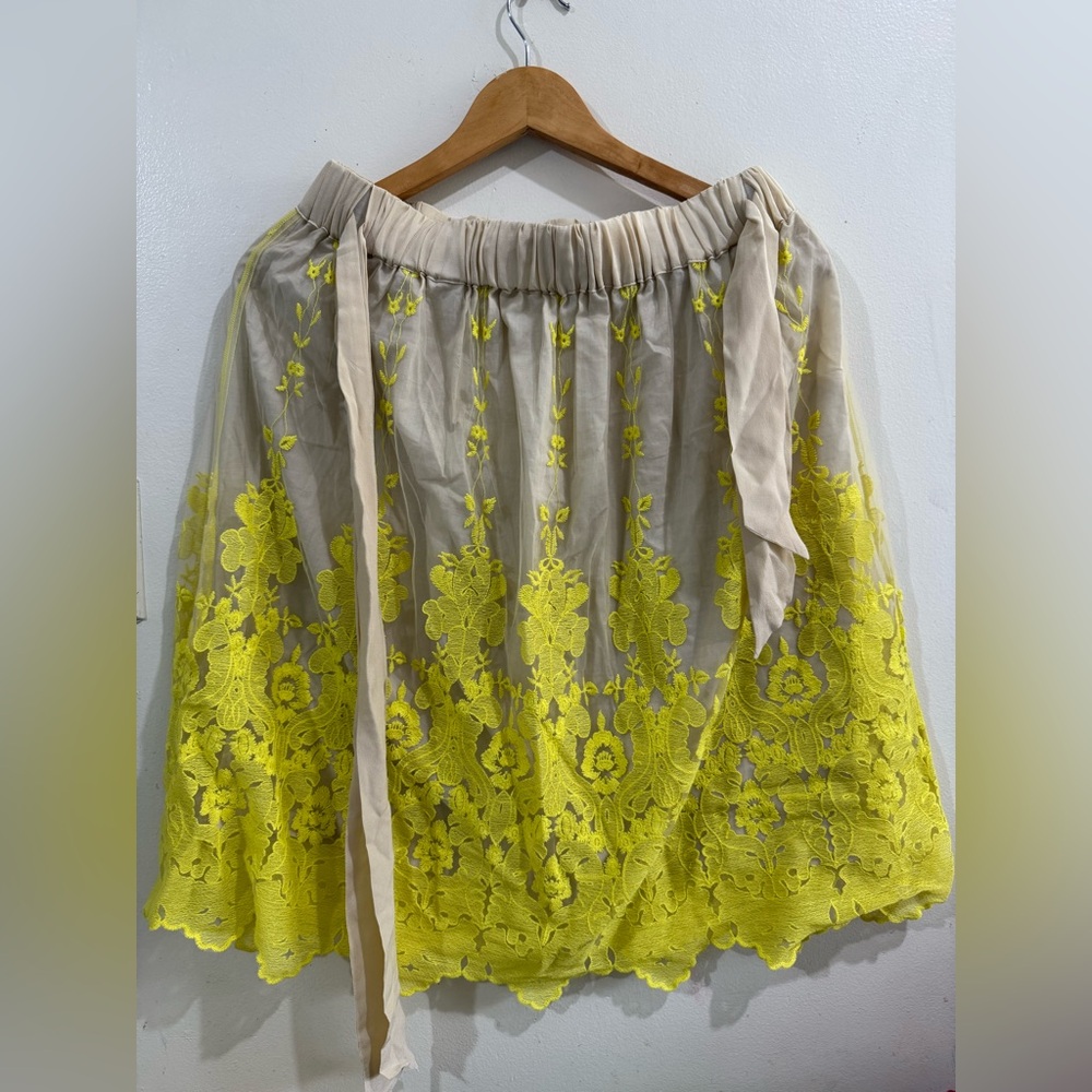 hoss INTROPIA Neutral Beige A-Line Skirt with Neon Yellow Lace Trim